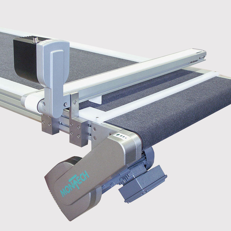 plastic-2-1_abschiebesystem-mit-grosstransportband-und-kleintransportband_displacement-consists-of-max-conveyor-and-minidrive-conveyor