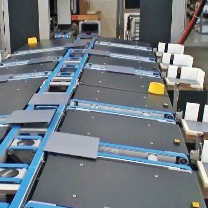 Verteil- und Sortiersystem für Wafer. - Sorting and Distributing System for Wafer.