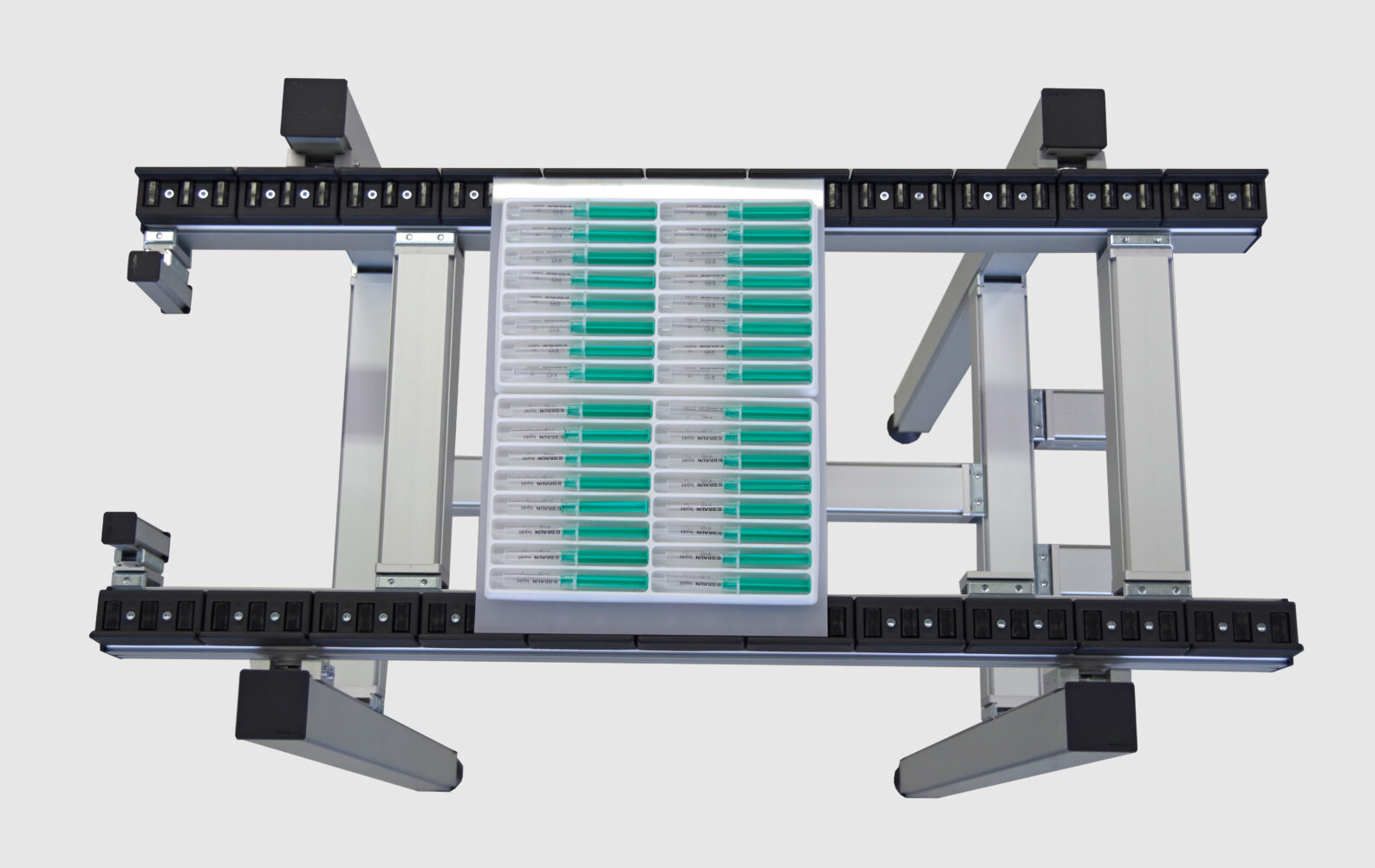 Tailor-made roller conveyor with the Framing System